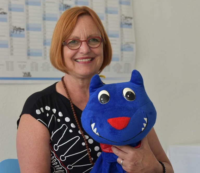 WSAVA Honors Blue Dog Anti-Bite Campaign