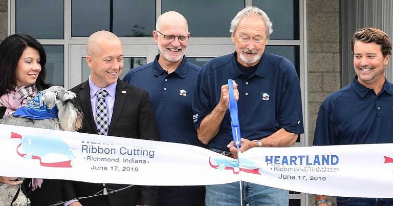 Blue Buffalo unveils second pet food plant